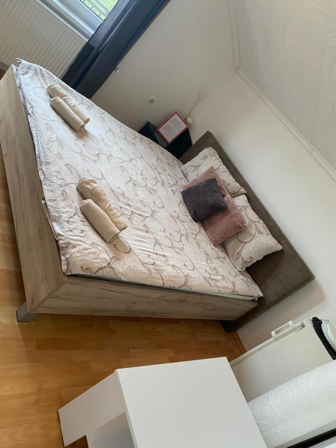 Apartmani Petra Novi Sad Eksteriør billede
