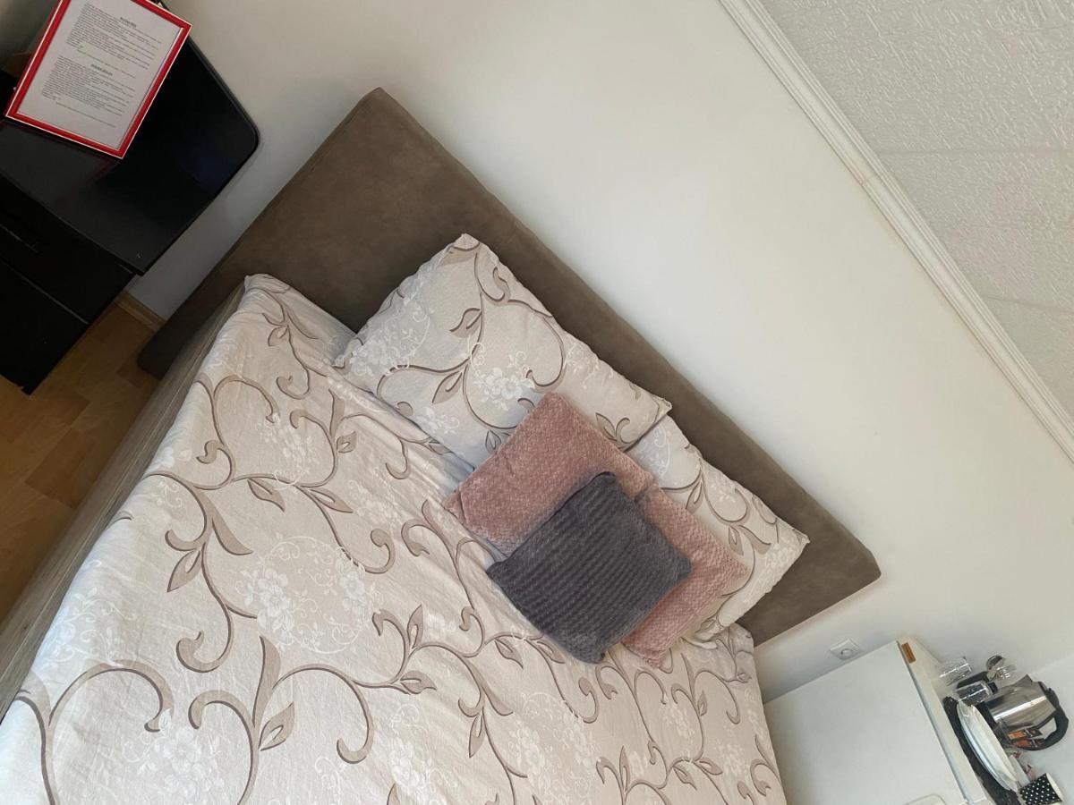 Apartmani Petra Novi Sad Eksteriør billede